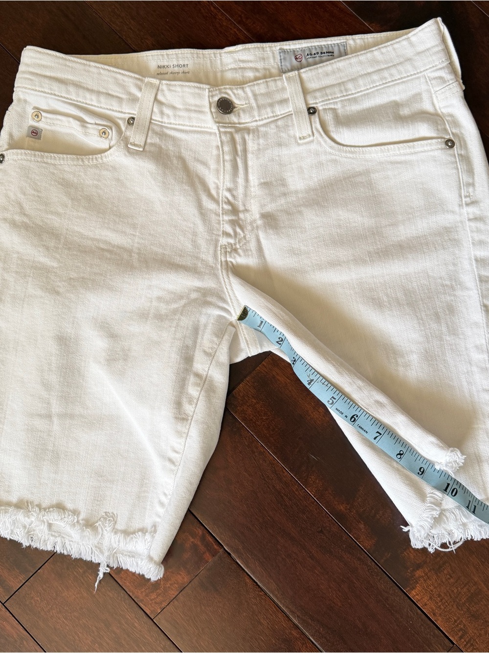 AG Nikki Relaxed skinny denim shorts - white - 29R